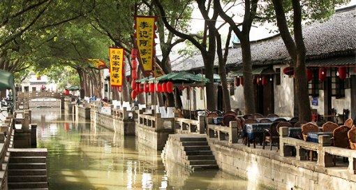 任达华妻子琦琦否认女儿出道，直言是否入行待读完书后再决定，你怎么看？